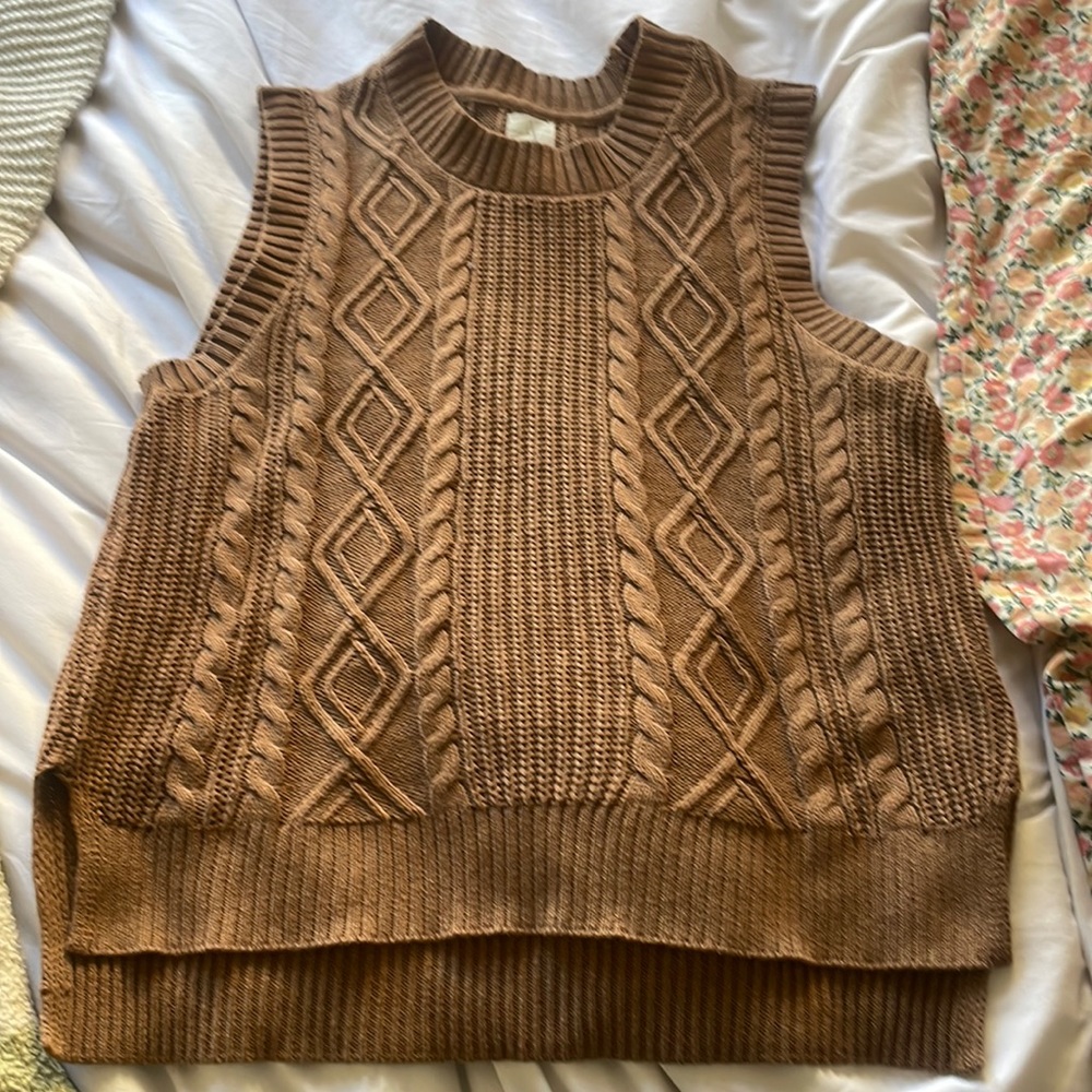 Sweater vest